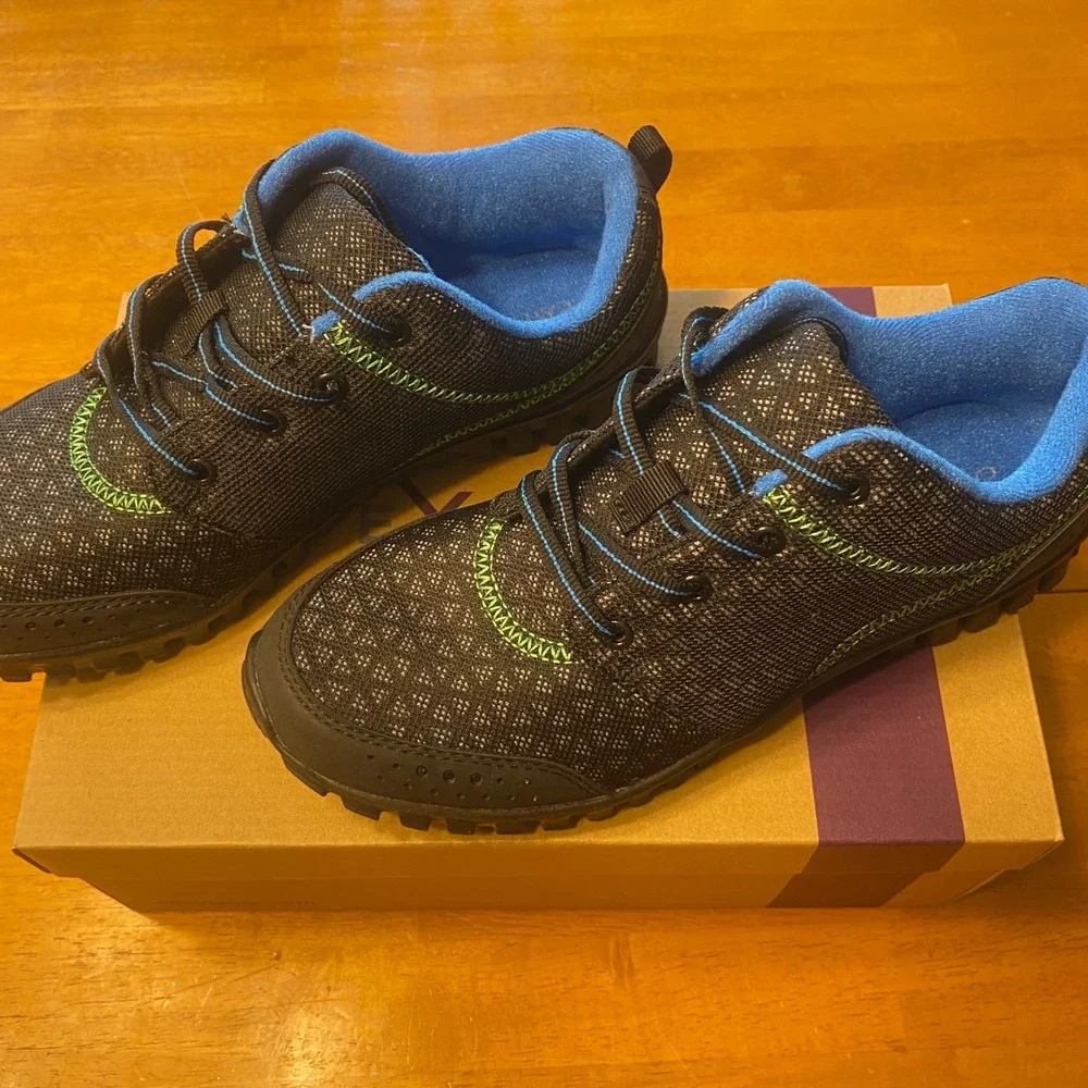 Catherines‎ Walking Sneakers Womens 8.5W Black Blue New Mesh Athletic Shoes